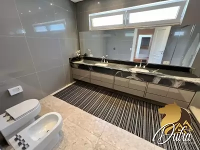 Padrão Jardim América 697m² 04 Dormitórios 04 Suítes 8 Vagas