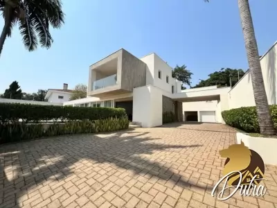 Padrão Jardim América 697m² 04 Dormitórios 04 Suítes 8 Vagas