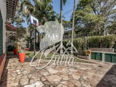 Padrão Jardim Europa 400m² 04 Dormitórios 02 Suítes 3 Vagas