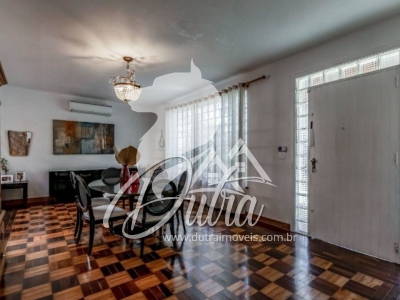 Padrão Jardim Europa 400m² 04 Dormitórios 02 Suítes 3 Vagas