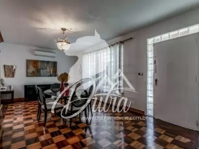 Padrão Jardim Europa 400m² 04 Dormitórios 02 Suítes 3 Vagas