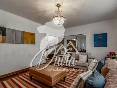 Padrão Jardim Europa 400m² 04 Dormitórios 02 Suítes 3 Vagas