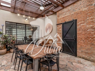 Padrão Jardim Europa 400m² 04 Dormitórios 02 Suítes 3 Vagas