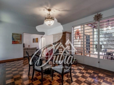 Padrão Jardim Europa 400m² 04 Dormitórios 02 Suítes 3 Vagas