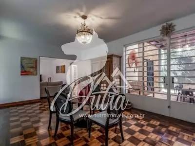 Padrão Jardim Europa 400m² 04 Dormitórios 02 Suítes 3 Vagas