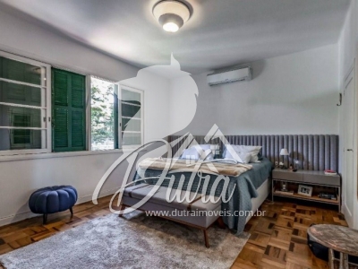 Padrão Jardim Europa 400m² 04 Dormitórios 02 Suítes 3 Vagas