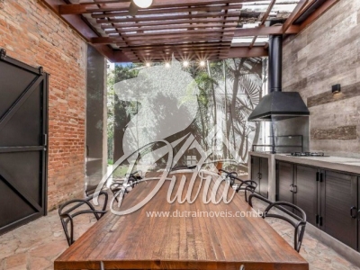 Padrão Jardim Europa 400m² 04 Dormitórios 02 Suítes 3 Vagas