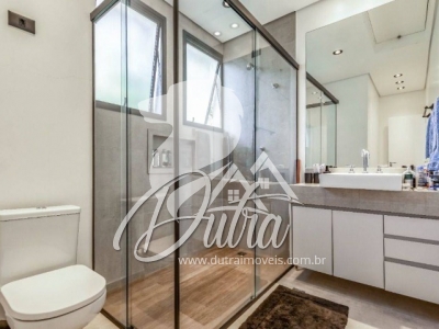 Padrão Jardim Europa 400m² 04 Dormitórios 02 Suítes 3 Vagas