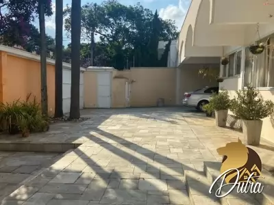Padrão Campo Belo 682m² 03 Dormitórios 03 Suítes 8 Vagas