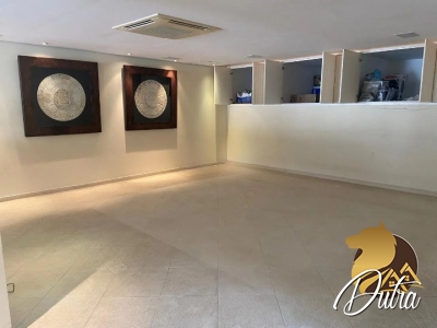 Padrão Campo Belo 682m² 03 Dormitórios 03 Suítes 8 Vagas