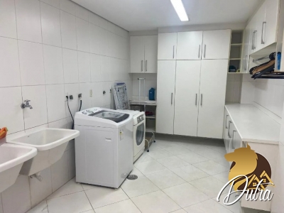 Padrão Campo Belo 682m² 03 Dormitórios 03 Suítes 8 Vagas