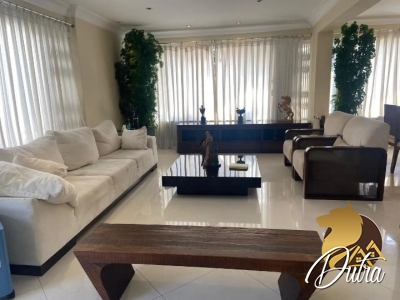 Padrão Campo Belo 682m² 03 Dormitórios 03 Suítes 8 Vagas