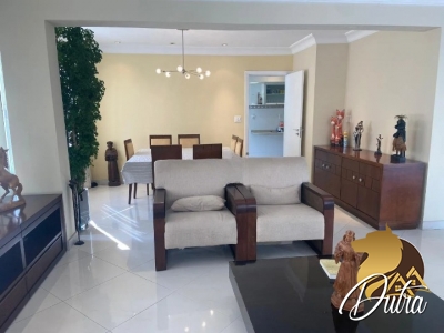 Padrão Campo Belo 682m² 03 Dormitórios 03 Suítes 8 Vagas