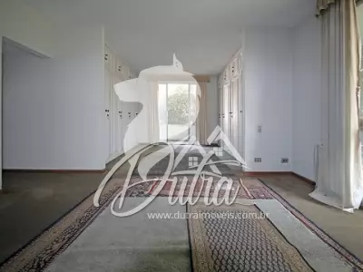 Padrão Jardim Paulista 580m² 05 Dormitórios 04 Suítes 10 Vagas