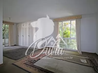 Padrão Jardim Paulista 580m² 05 Dormitórios 04 Suítes 10 Vagas