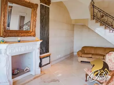 Saint Hilaire Paraíso 768m² 05 Dormitórios 05 Suítes 6 Vagas