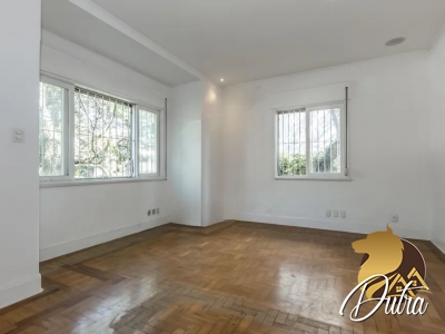 Padrão Jardim Paulista 345m² 05 Dormitórios 03 Suítes 4 Vagas