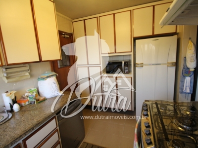 Vila Sorrento Itaim Bibi 400m² 04 Dormitórios 02 Suítes 4 Vagas