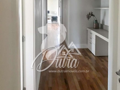 Geometria Vila Olímpia 322 m² 4 Dormitórios 3 Suítes 5 Vagas Depósito