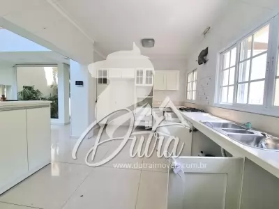 Sobrado Bosque da Saúde 293m² 04 Dormitórios 04 Suítes 3 Vagas