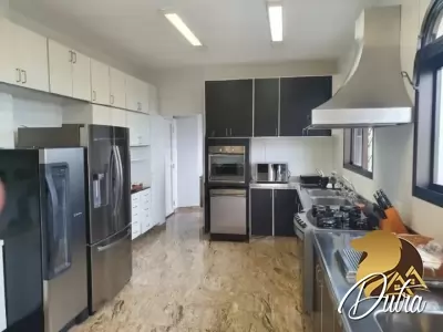 Cerqueira Cesar Cerqueira César 858m² 04 Dormitórios 04 Suítes 5 Vagas
