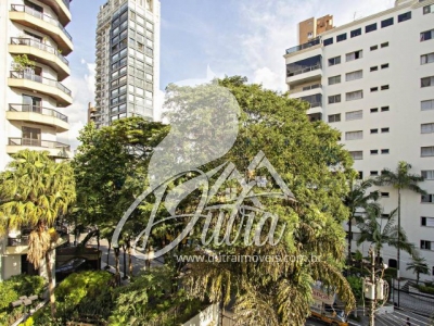 Edifício Golden Park Vila Uberabinha 245m² 03 Dormitórios 03 Suítes 3 Vagas