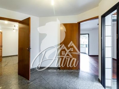 Quinta de Cascais Vila Uberabinha 208m² 04 Dormitórios 02 Suítes 2 Vagas