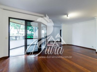 Quinta de Cascais Vila Uberabinha 208m² 04 Dormitórios 02 Suítes 2 Vagas