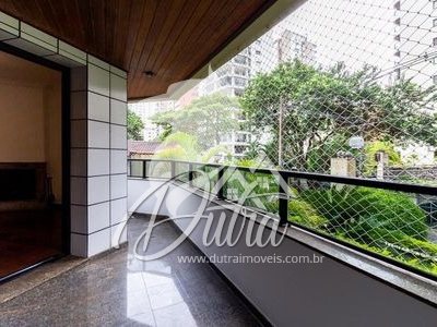 Quinta de Cascais Vila Uberabinha 208m² 04 Dormitórios 02 Suítes 2 Vagas
