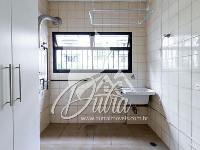 Quinta de Cascais Vila Uberabinha 208m² 04 Dormitórios 02 Suítes 2 Vagas