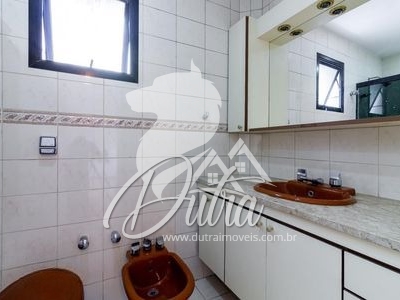 Quinta de Cascais Vila Uberabinha 208m² 04 Dormitórios 02 Suítes 2 Vagas