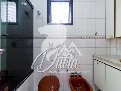 Quinta de Cascais Vila Uberabinha 208m² 04 Dormitórios 02 Suítes 2 Vagas