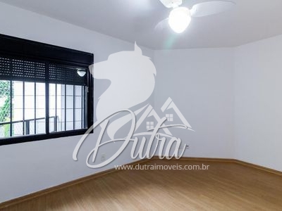 Quinta de Cascais Vila Uberabinha 208m² 04 Dormitórios 02 Suítes 2 Vagas