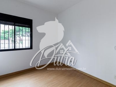 Quinta de Cascais Vila Uberabinha 208m² 04 Dormitórios 02 Suítes 2 Vagas