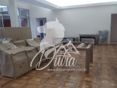 Casa Na Vila Nova Conceição  750 m² 5 Dormitórios 1 suíte 7 Vagas Edícula nos fundos