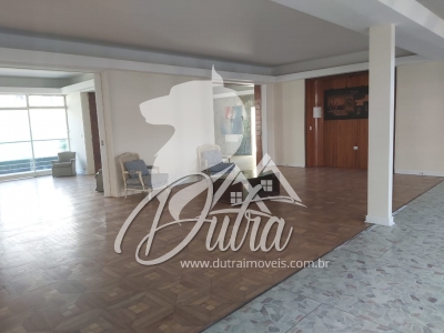 Casa Na Vila Nova Conceição  750 m² 5 Dormitórios 1 suíte 7 Vagas Edícula nos fundos