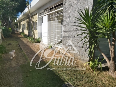 Casa Na Vila Nova Conceição  750 m² 5 Dormitórios 1 suíte 7 Vagas Edícula nos fundos