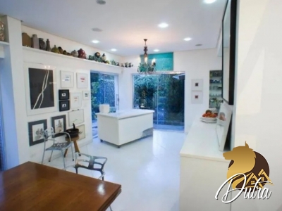 Padrão Jardim Luzitânia 306m² 04 Dormitórios 02 Suítes 6 Vagas