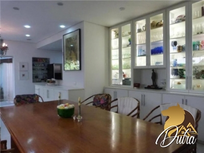 Padrão Jardim Luzitânia 306m² 04 Dormitórios 02 Suítes 6 Vagas