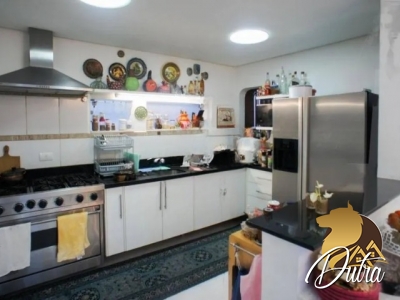 Padrão Jardim Luzitânia 306m² 04 Dormitórios 02 Suítes 6 Vagas