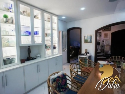Padrão Jardim Luzitânia 306m² 04 Dormitórios 02 Suítes 6 Vagas