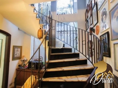 Padrão Jardim Luzitânia 306m² 04 Dormitórios 02 Suítes 6 Vagas