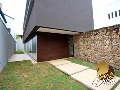 Padrão Jardim Luzitânia 513m² 03 Dormitórios 03 Suítes 8 Vagas