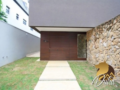 Padrão Jardim Luzitânia 513m² 03 Dormitórios 03 Suítes 8 Vagas