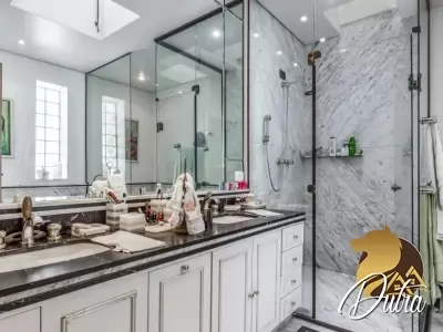 Padrão Jardim Europa 356m² 04 Dormitórios 03 Suítes 2 Vagas