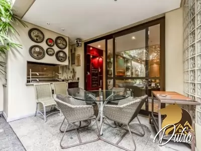 Padrão Jardim Europa 356m² 04 Dormitórios 03 Suítes 2 Vagas