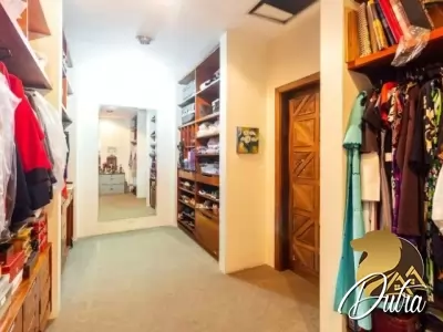 Padrão Jardim Paulista 650m² 04 Dormitórios 04 Suítes 5 Vagas