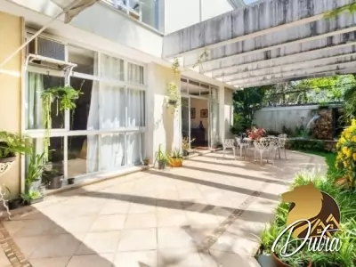 Padrão Jardim Paulista 650m² 04 Dormitórios 04 Suítes 5 Vagas