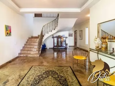 Padrão Jardim Paulista 650m² 04 Dormitórios 04 Suítes 5 Vagas