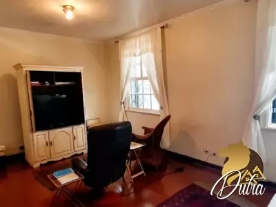 Padrão Jardim Paulista 560m² 04 Dormitórios 01 Suítes 10 Vagas